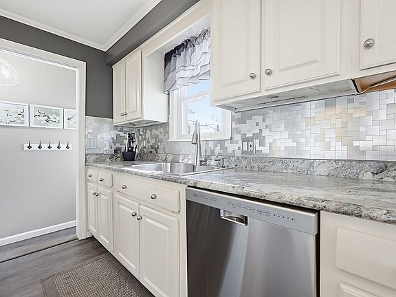 4th image of 89 Coburn Dr