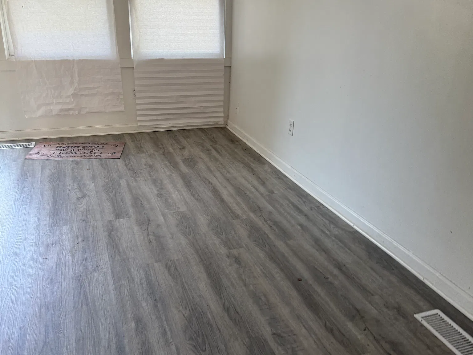 3 bed, 1.0 bath, $1,350 — Photo 3