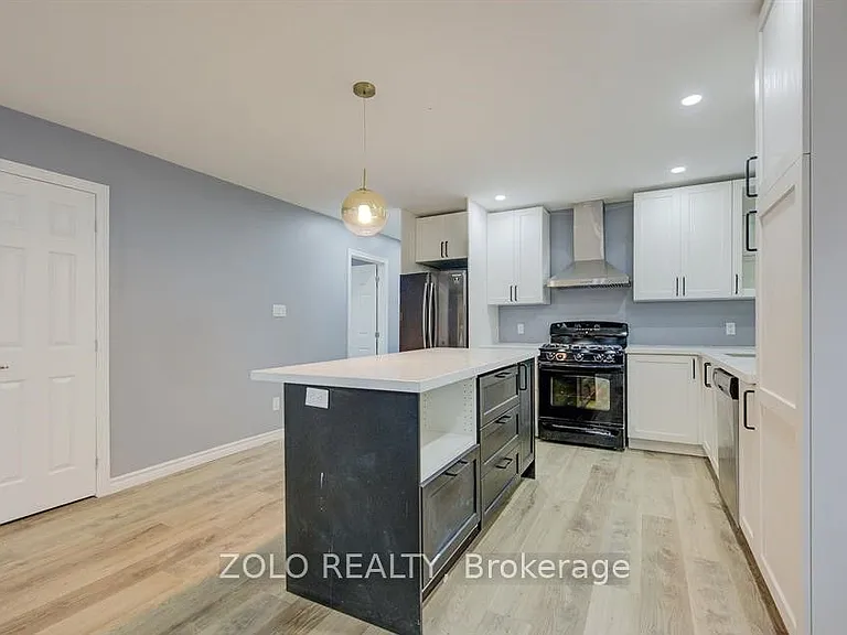 15 Nathaniel Cres #UPPER — Photo 19