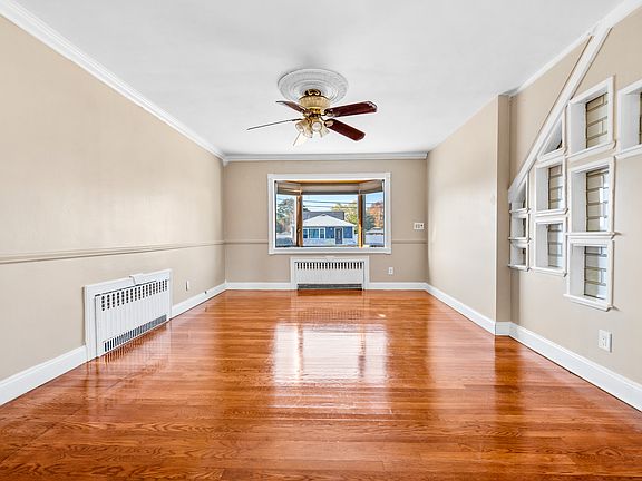 3rd image of 50 Carroll St Floor 1