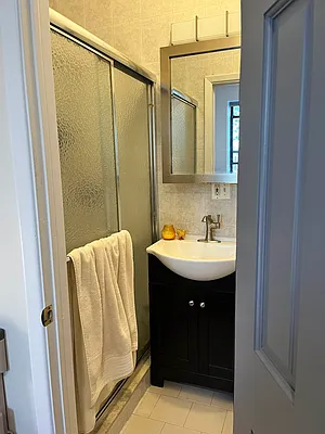 Rented by Standard Living Realty Inc | media 15