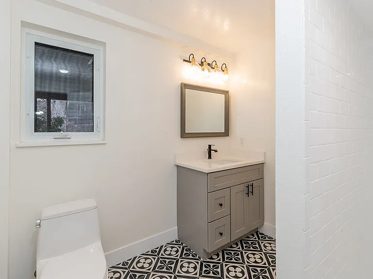 2308 S Lima St — Photo 19