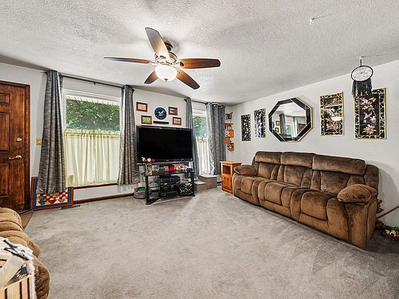 4th image of 3954 Cottonwood Dr