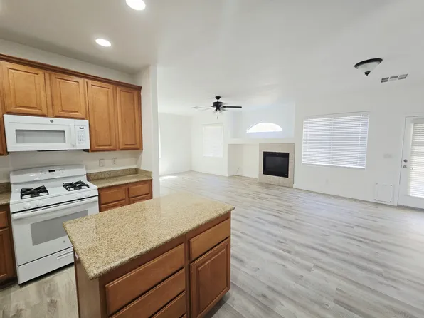 8237 Brilliant Pompon Pl, Las Vegas, NV 89166