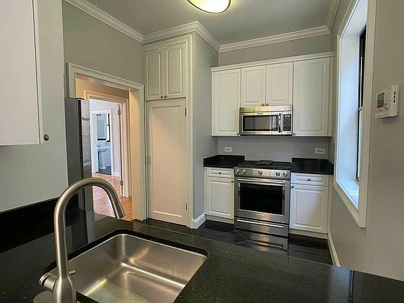 5th image of 76 W 69th St APT 5S