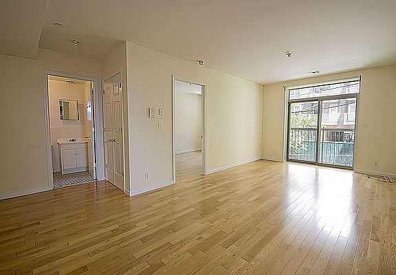 3rd image of 1087 Dekalb Ave APT 2R