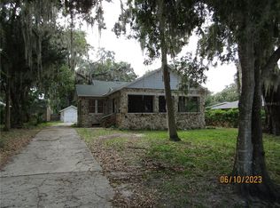 907 S 8th St, Leesburg, FL 34748