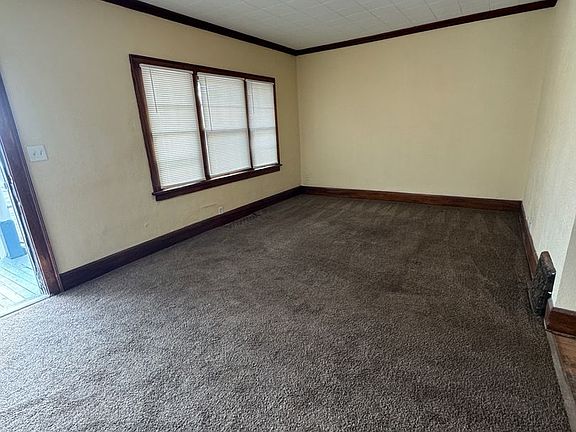 3rd image of 1118 Revell Ave #1R