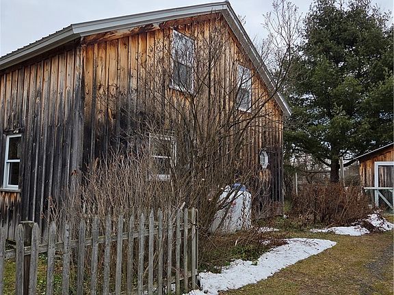 3rd image of 110 Clarence Howe Rd