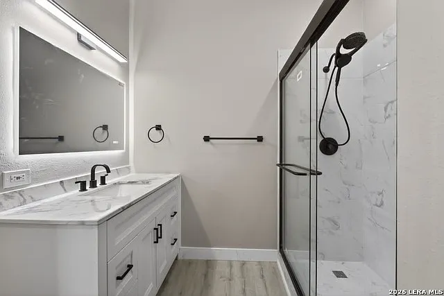 906 W Craig Pl — Photo 13
