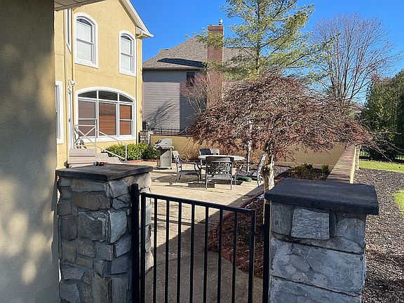 4th image of 3682 Tamarisk Dr
