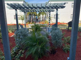 3875 75th Ln N APT 4, Saint Petersburg, FL 33709