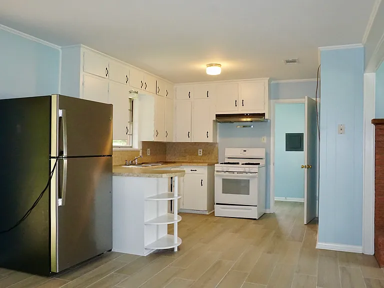852 Hoyt Rd — Photo 7