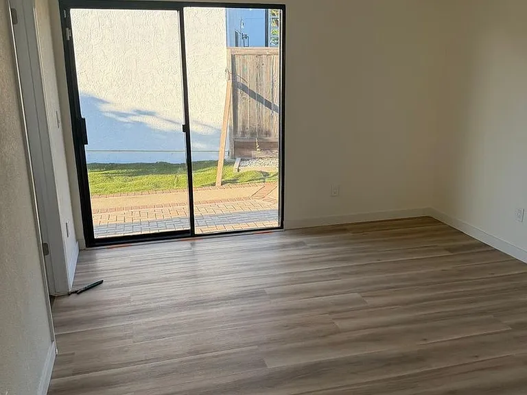 328 Brighton St — Photo 18