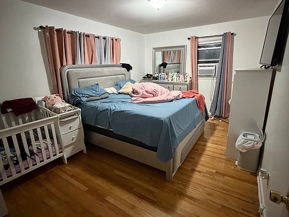 3rd image of 8425 Columbia Ave