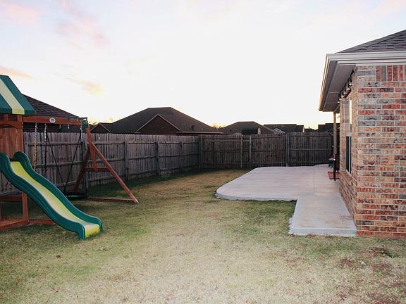 4th image of 502 E Pams Dr