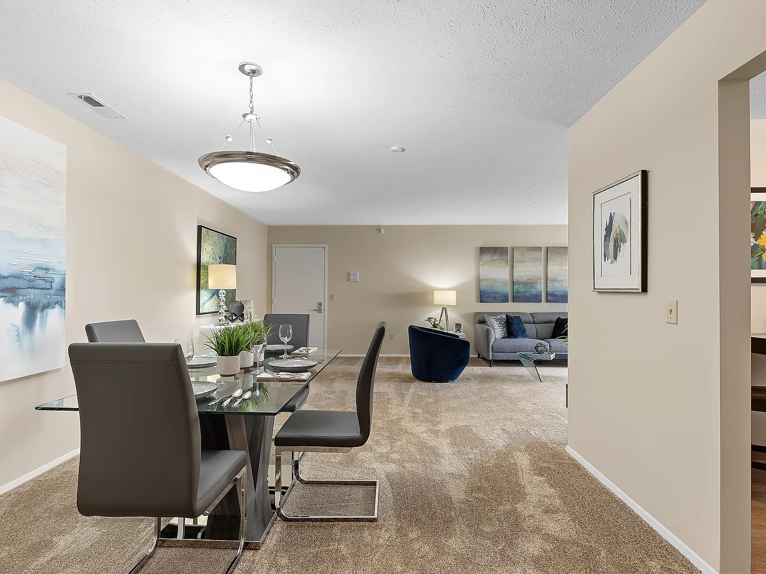 Foxmoor Apartments — Photo 4