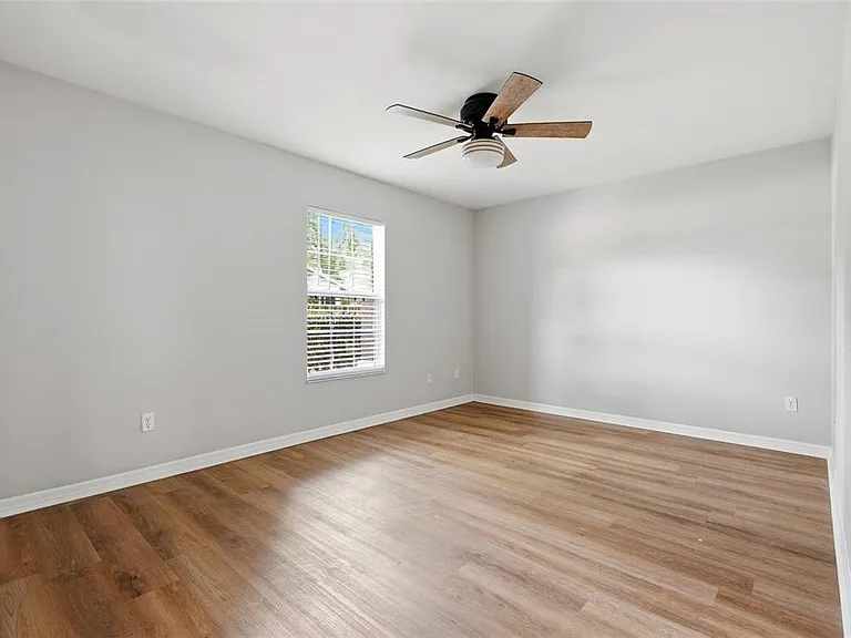 1111 SW 80th Dr — Photo 16