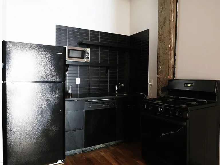 885 Park Ave #C5 — Photo 9