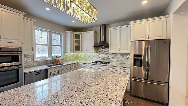 Kitchener House for rent - 6 Bedrooms — photo 2