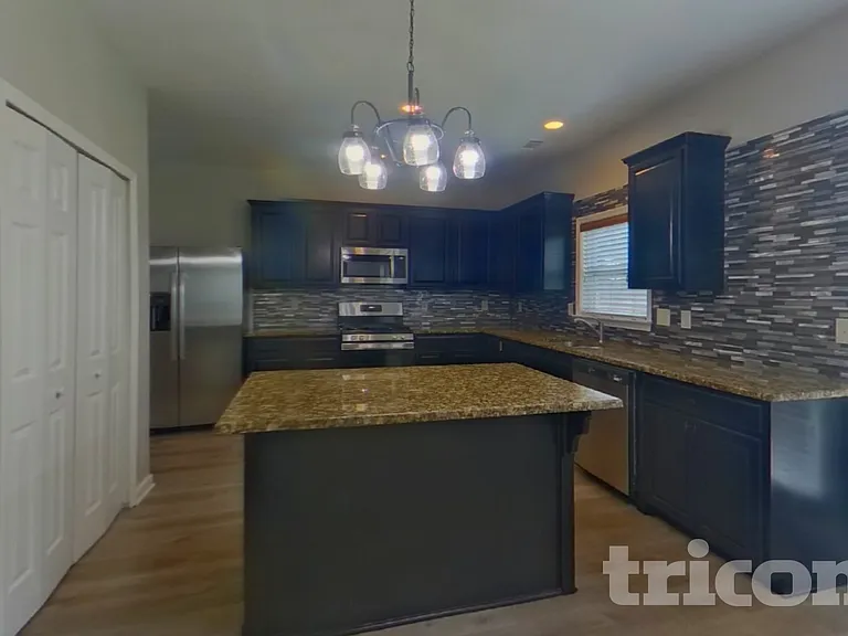 7259 Madison Cir — Photo 5