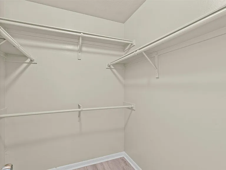 105 Green Isle Ave #120 — Photo 16