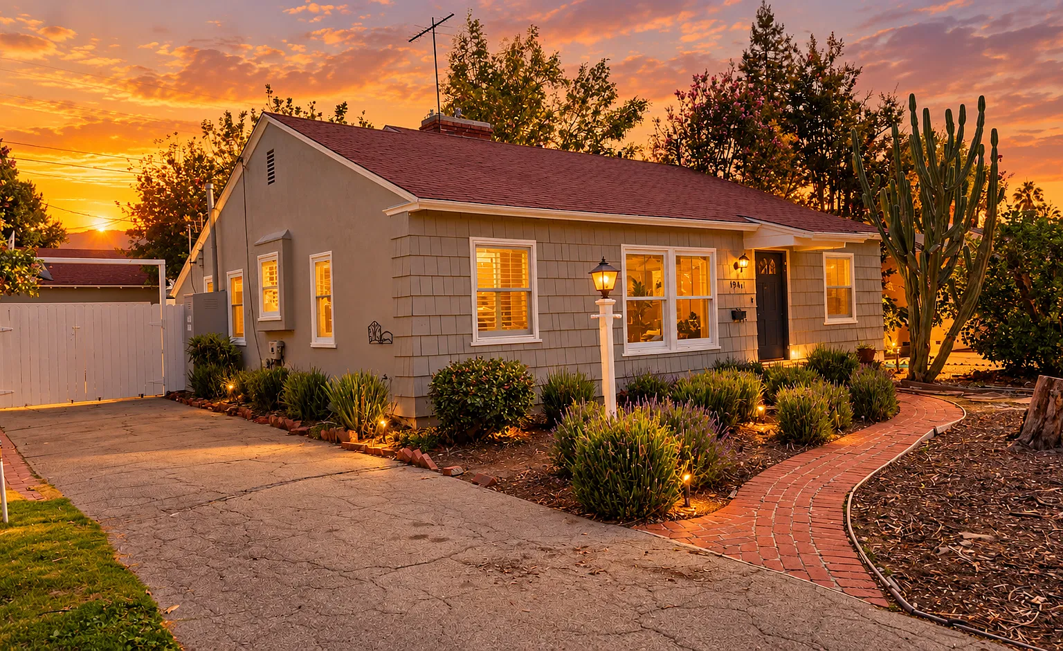 3 bed, 1.5 bath, 1400 sqft, $4,545 — Photo 1