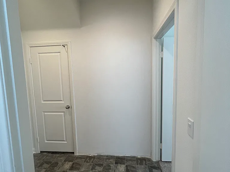 755 Royal County Ct — Photo 7
