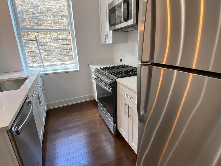 3198 N Milwaukee Ave #3R — Photo 10