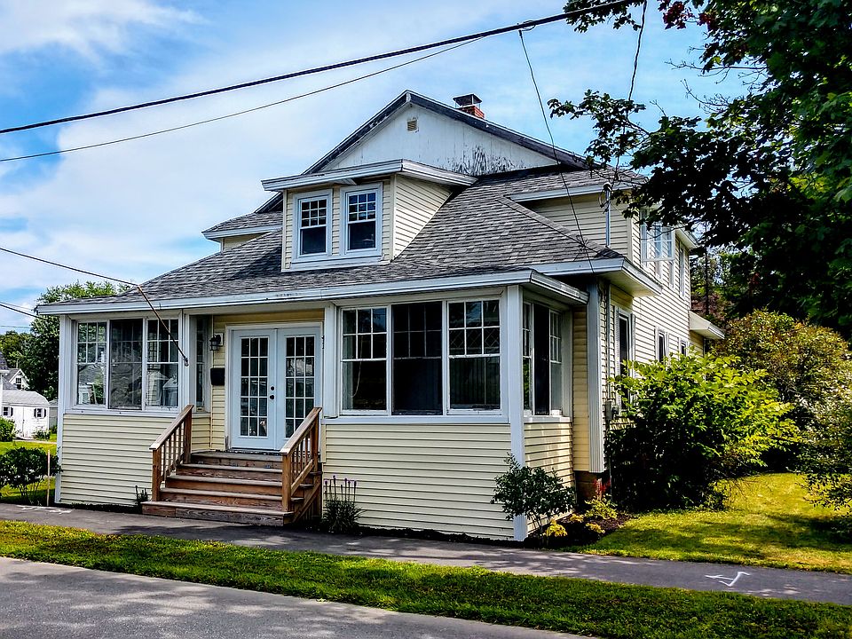 2 story home, great location