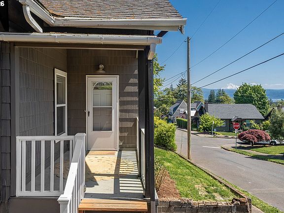 4th image of 315 NW 15th Ave