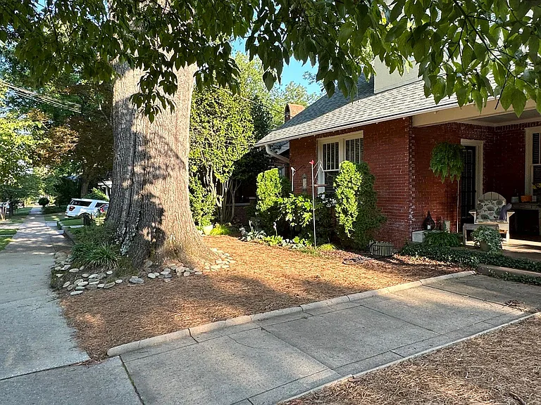 12 E Earle St #A — Photo 36