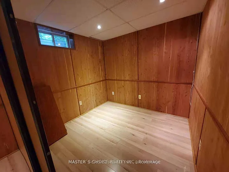 24 Golden Oak Ave — Photo 36