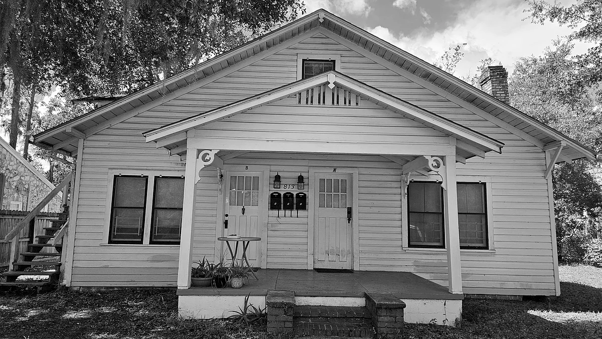 Building Photo - 813 SE 2nd Ave #A