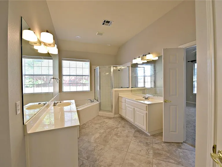 9601 Aire Libre Dr — Photo 10