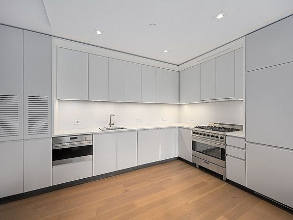 3rd image of 150 Rivington St APT 4B