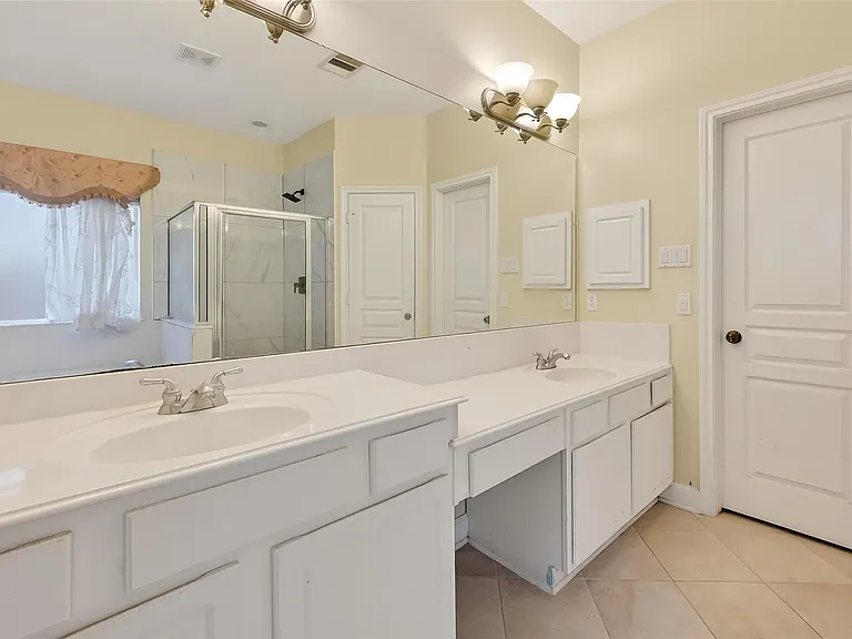 14419 Manorbier Ln — Photo 43