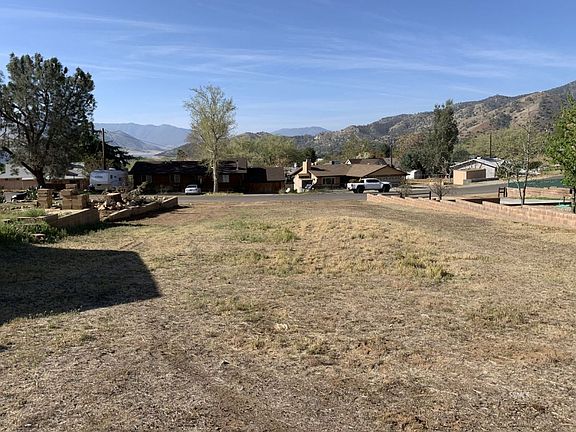 3rd image of 411 Panorama Dr
