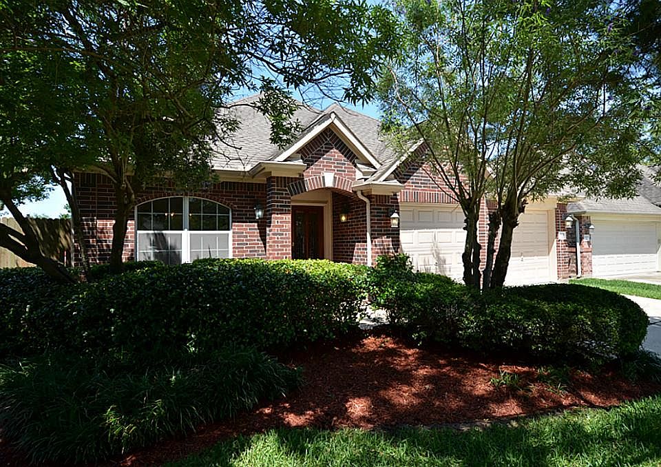 1st image of 7406 Hollow Field Ct