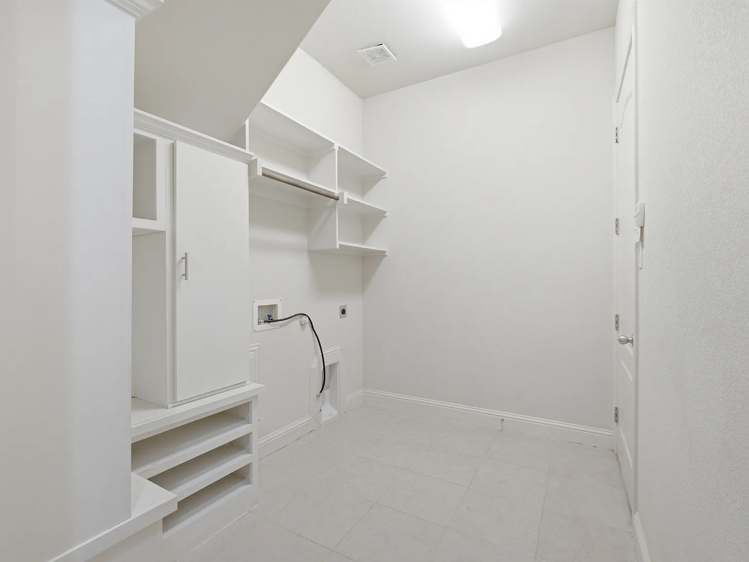 5 bed, 3460 sqft, $3,999 — Photo 4
