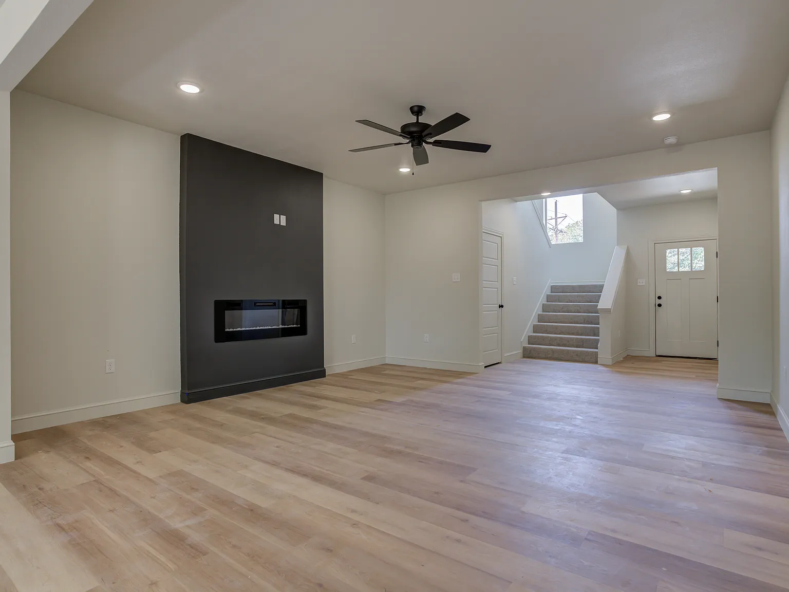 3 bed, 2.5 bath, 1785 sqft, $2,000 — Photo 3