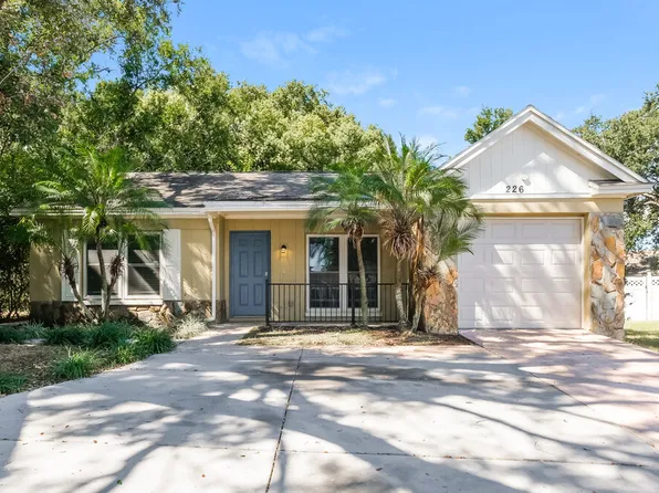 226 Regal Park Dr, Valrico, FL 33594