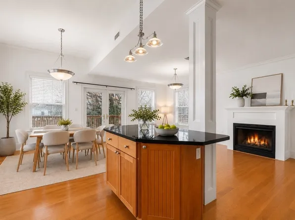 714 E 4th St #3, South Boston, MA 02127