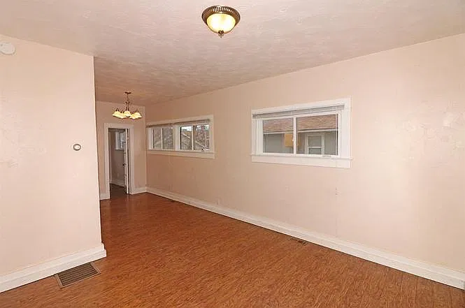 2 bed, 816 sqft, $1,300 — Photo 3