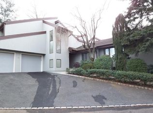 10 Indian Run, Watchung, NJ 07069