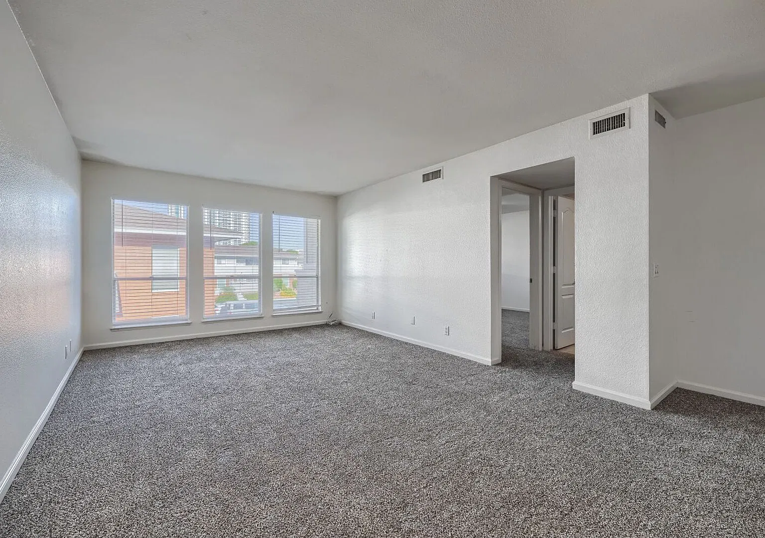 One bedroom condo in Las Vegas Country Club — Photo 3