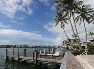 2850 Gulf Shore Blvd N APT 102, Naples, FL 34103