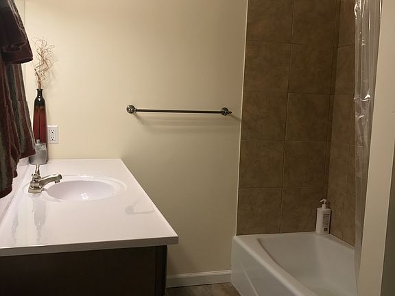 4th image of 3 Shea Hill Dr