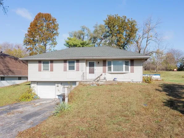 8646 Splitlog Ave, Kansas City, KS 66112