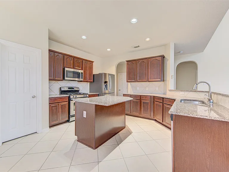 5007 Jade Cove Ct — Photo 12